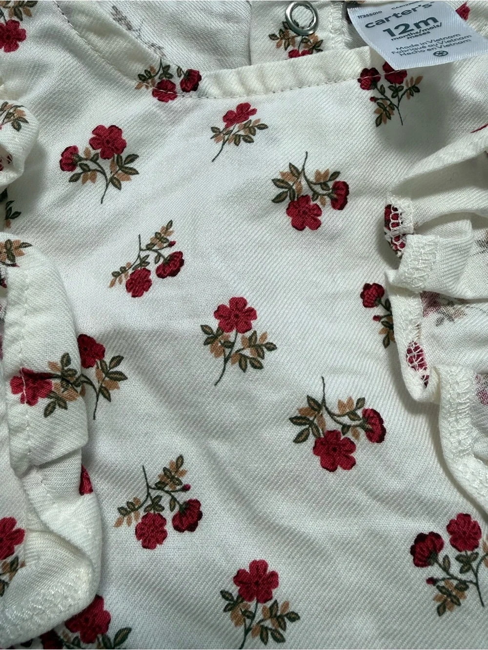 Carter’s 12 month floral onsie🌹